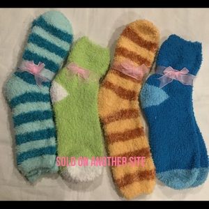 4 Pairs Of Ladies Winter Warm Fuzzy Socks